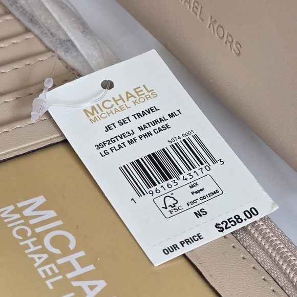 Michael Kors Jet Set Logo Wallet Wristlet - Picture 5 of 6